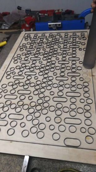 Machine à cintrer de règle en acier automatique pour la fabrication de matrice