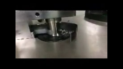 Machine à cintrer les moules à couteaux en fer (machine de découpe)