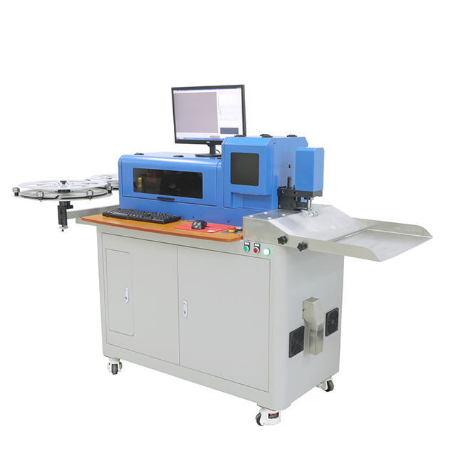 Machine de cintre de lame en acier automatique pour la coupe et la fabrication de plis