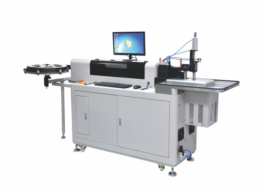 Machine de découpe laser CO2 en bois plate et rotative pour la fabrication de panneaux