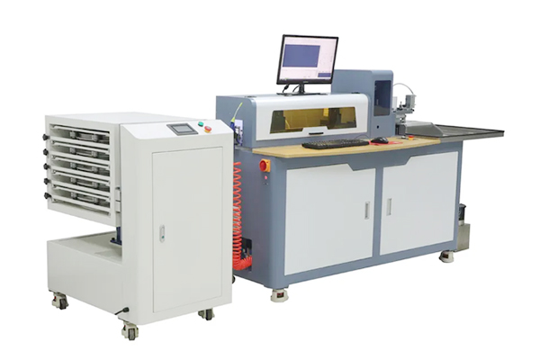 Machine de cintreuse en acier