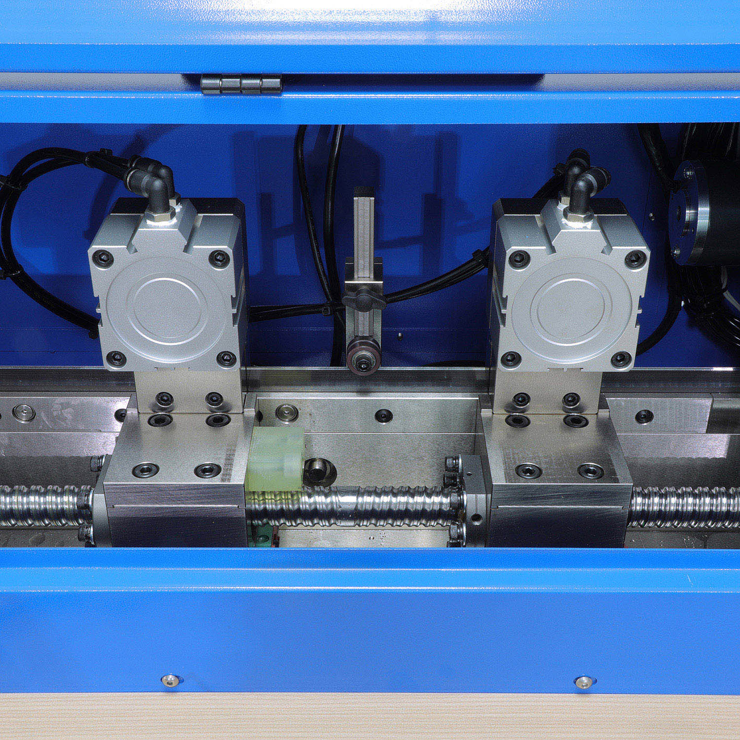 Machine de flexion à lame à lame en acier des couteaux automobiles pour l'industrie de la coupe en plastique